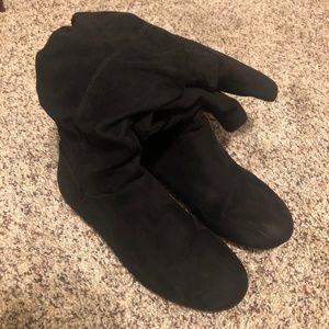 Tall Size 7 1/2M Black Rouched Zip Up Velvet Boots